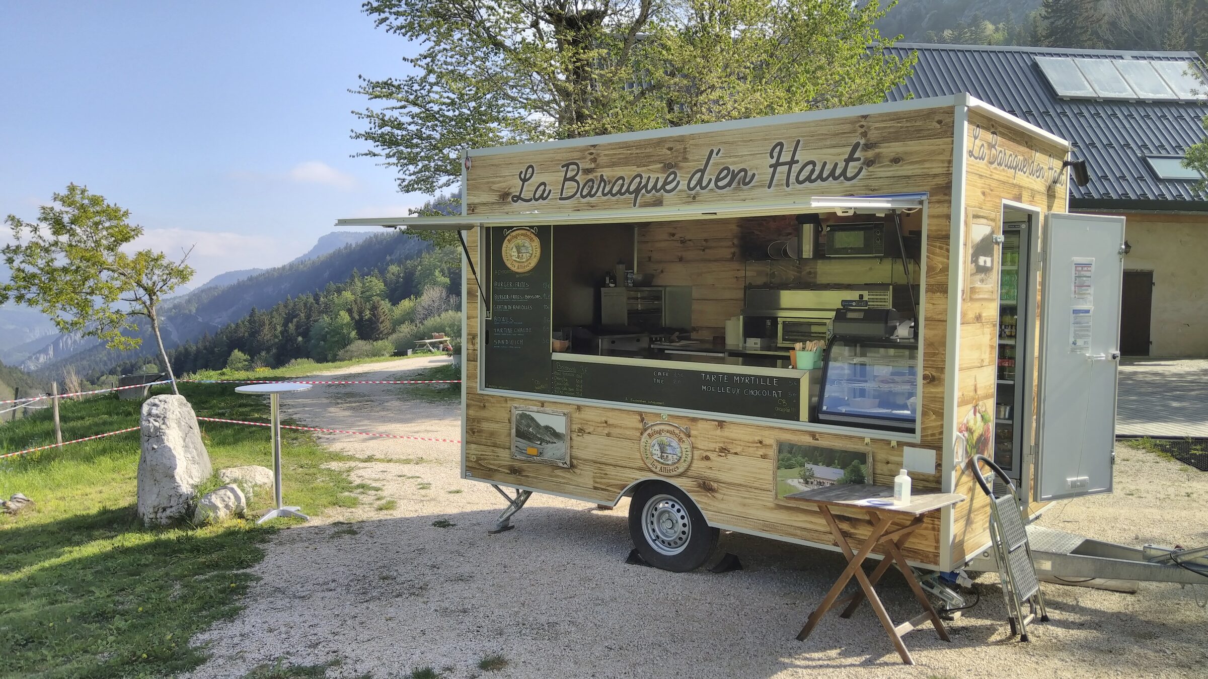 Le food truck La Baraque d'en Haut dans les montagnes du Vercors